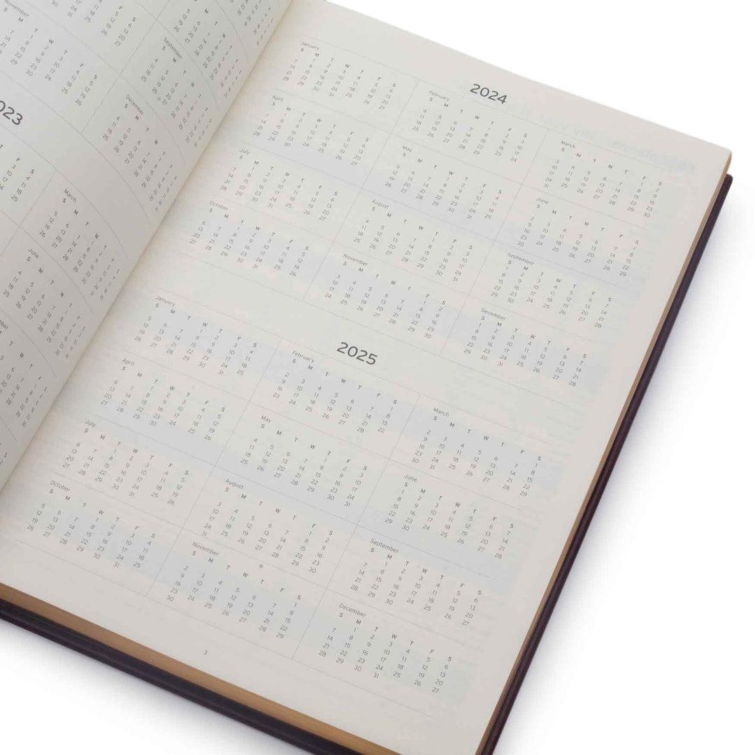 Image shows the yearly calendar page in the Mauriati Planner