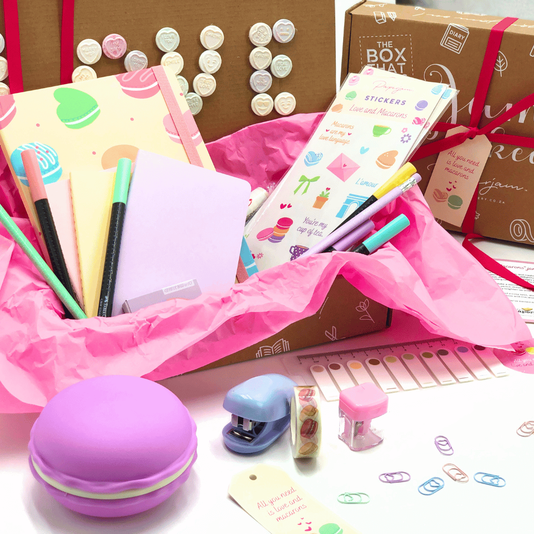 Love and Macaron Box