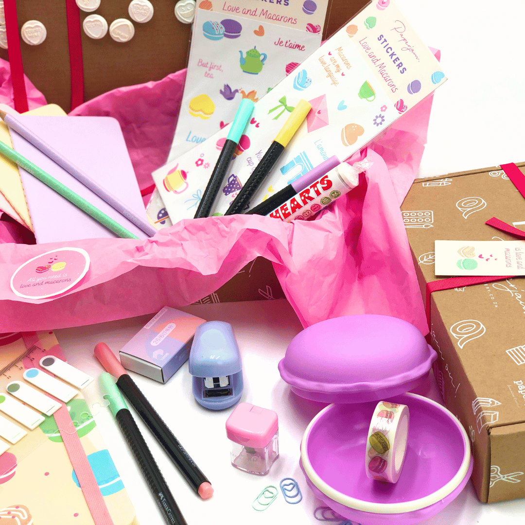 Love and Macaron Box
