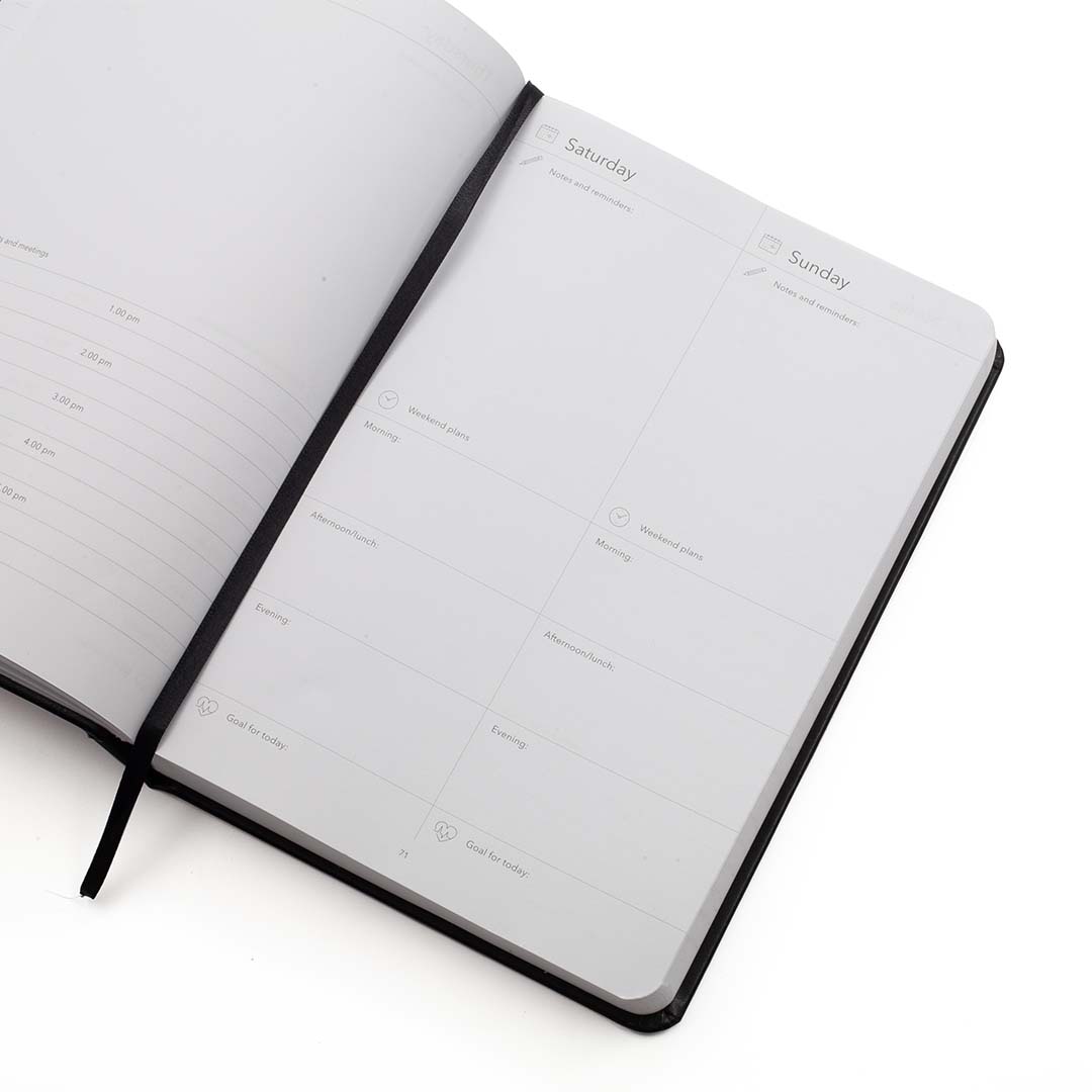 Image shows the weekend page in the Rustik Leather MultiPlanner