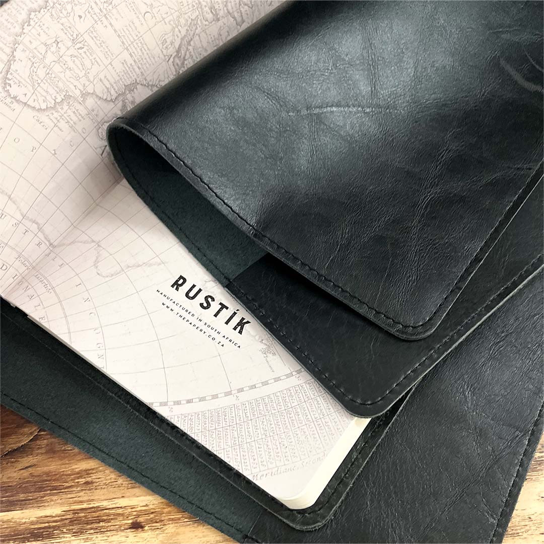 Image shows a Rustik journal inner with a black Rustik leather cover